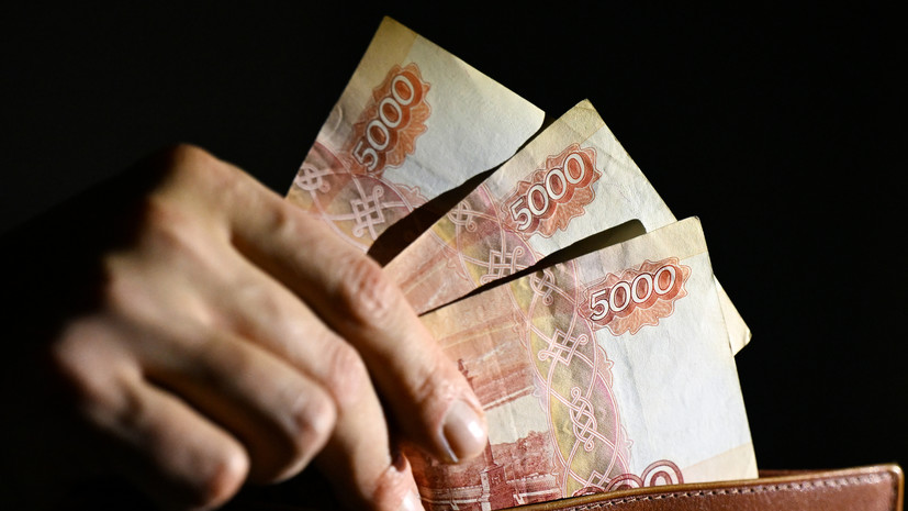 Адвокат Борзенко: продавец не может требовать от покупателя оплату без сдачи