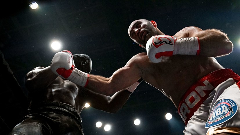 Гассиев победил Кадиру и защитил титул чемпиона мира WBA