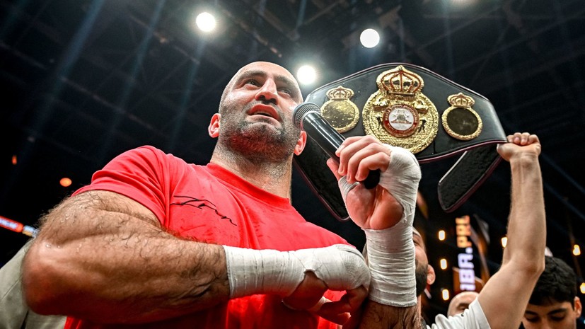 Гассиев заявил, что планирует объединить чемпионские пояса