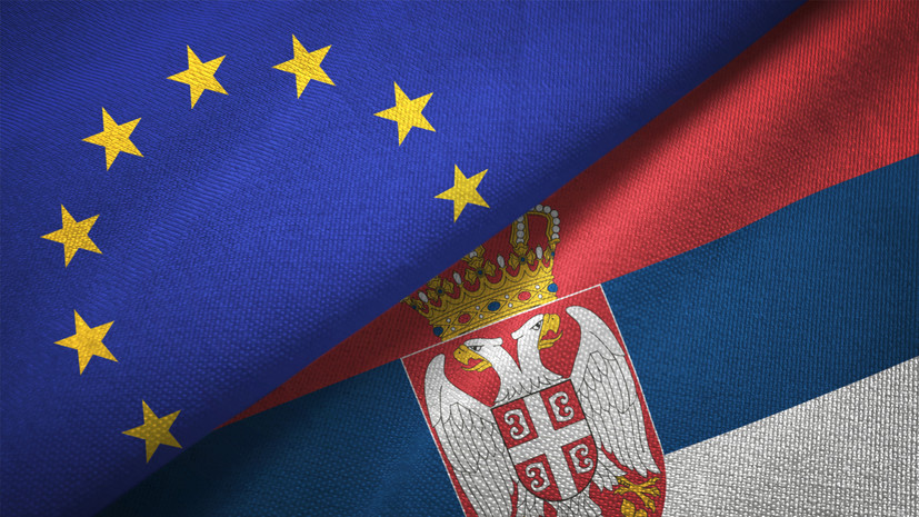 Сакс: Сербии не стоит вступать в ЕС, который не хочет её принимать