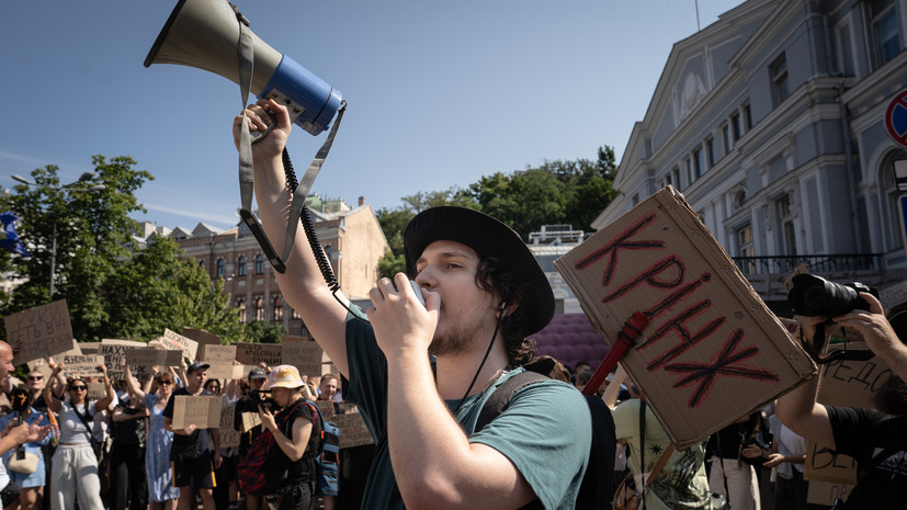 «СТРАНА.ua»: митинги против отставки Фёдорова возобновились в Киеве