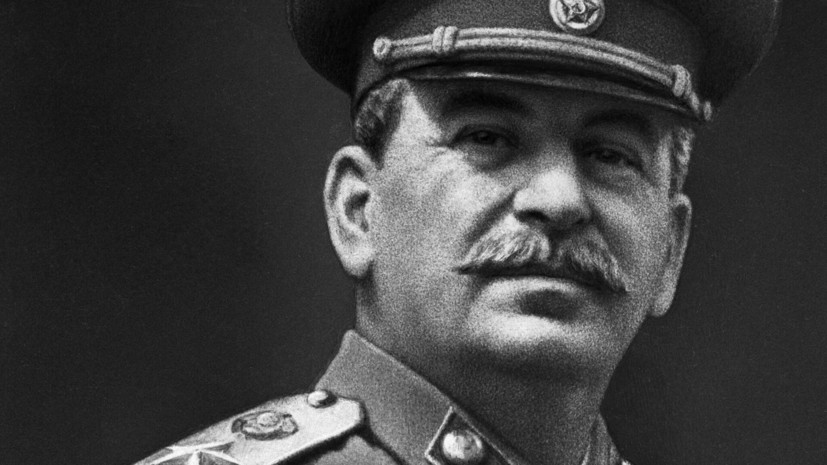 В Череповце открыли памятник академику Бардину и советскому лидеру Сталину