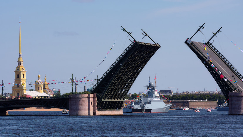Развод Дворцового моста посвятят Дню ВМФ в Петербурге