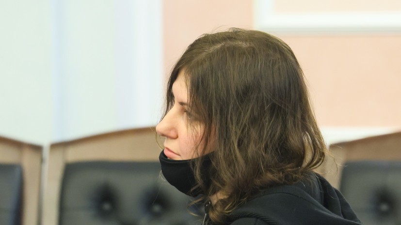 РИА Новости: налоговая заблокировала счета купившей квартиру Долиной Лурье