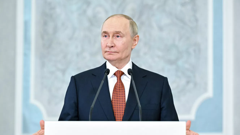 Путин заявил, что бюджет на следующие три года будет социально направленным