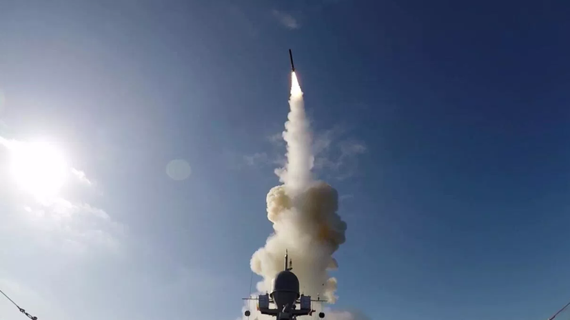 Российские войска поразили объекты разгрузки и хранения ГСМ в порту Одесса