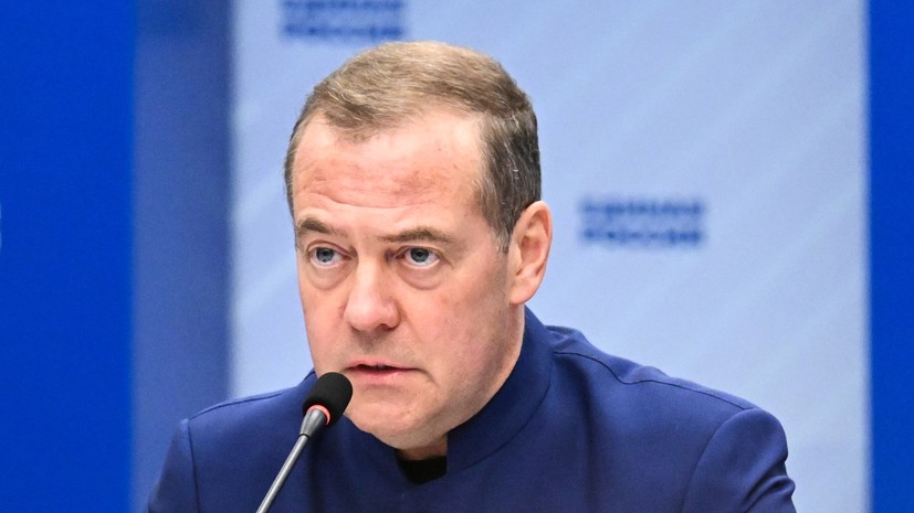 Медведев: около 40 тысяч человек поступили на службу в войска беспилотных систем