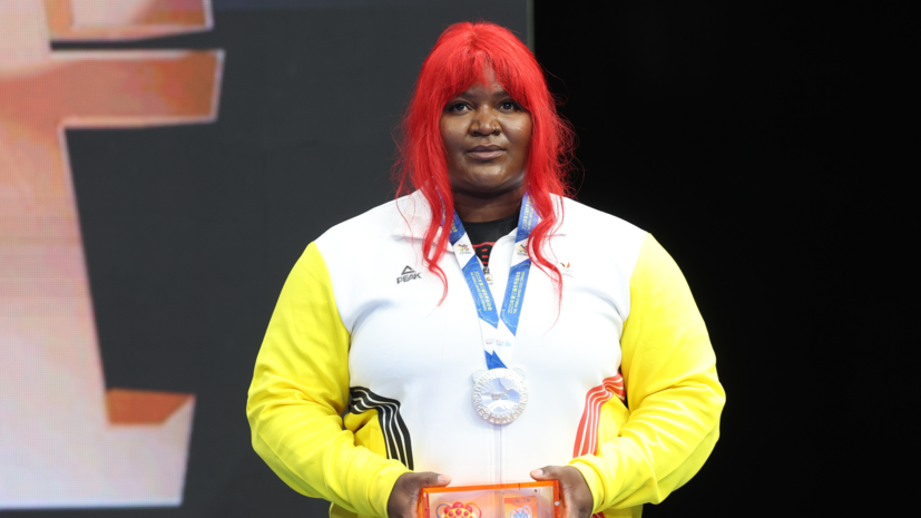 Расист жёстко подставил пауэрлифтершу Мулух на чемпионате мира