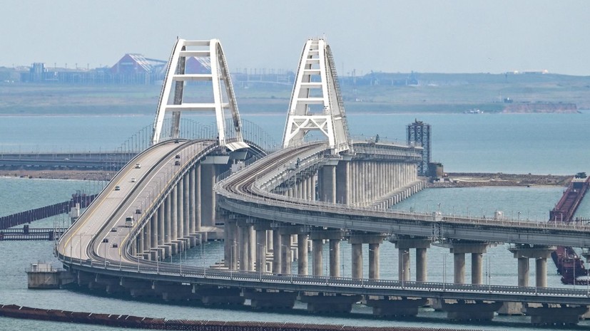 Проезд по Крымскому мосту снова открыли для автомобилей