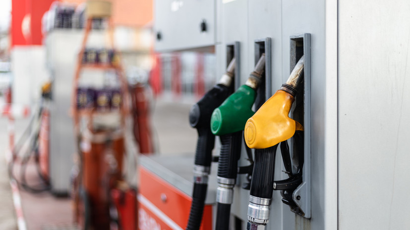 «Газпром нефть» отменила лимиты на продажу топлива на АЗС в 13 регионах России