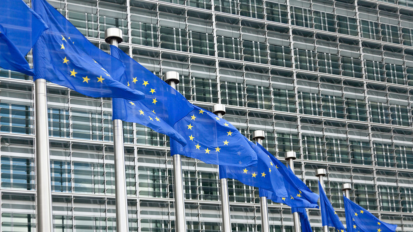 Умер бывший председатель Европарламента Хенш