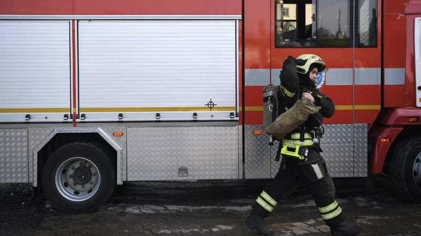 В Екатеринбурге логистический склад загорелся после атаки БПЛА ВСУ