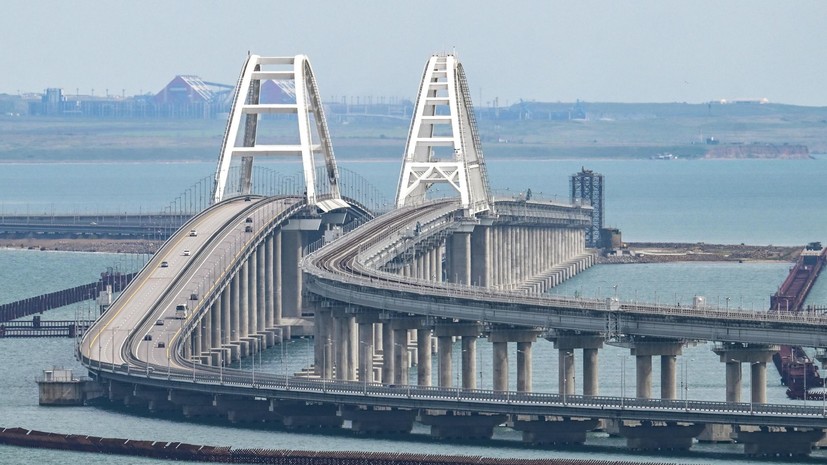 Крымский мост временно закрыли для автомобилей