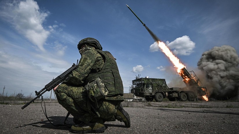 Российские войска разбомбили склад ГСМ «Киев-3» в украинской столице