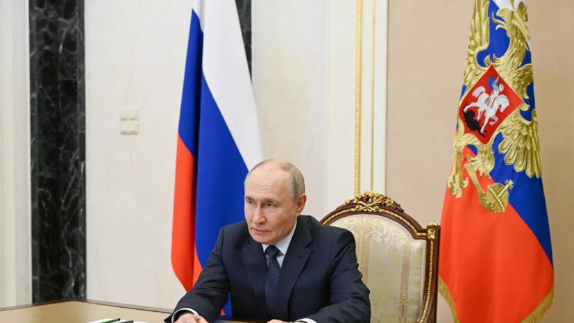 Путин поздравил россиян с Днём физкультурника