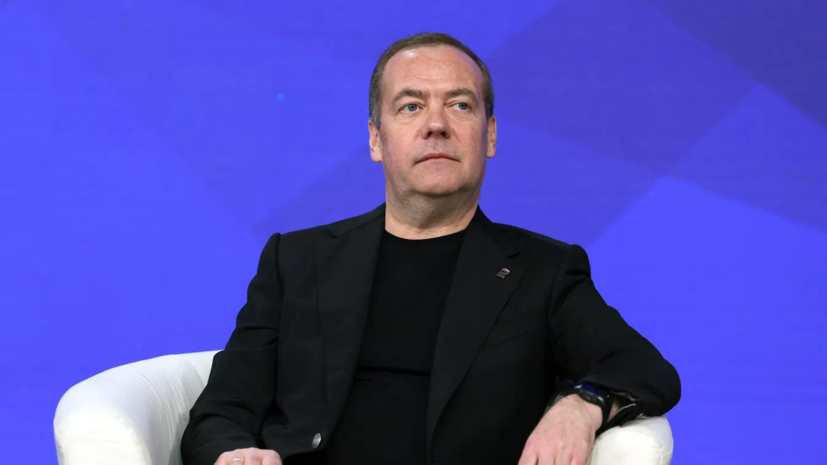 Медведев назвал жёсткими, но результативными переговоры с Саркози в 2008 году