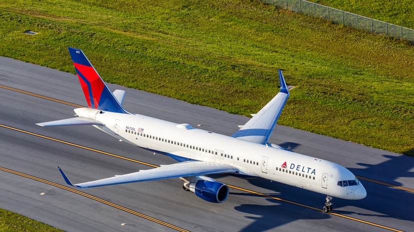Boeing 757 вынужденно сел в Атланте из-за задымления в кабине пилотов