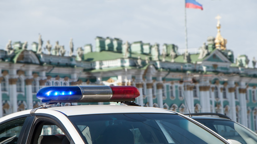 В Петербурге задержали мужчину после нападения с ножом на прохожих в парке