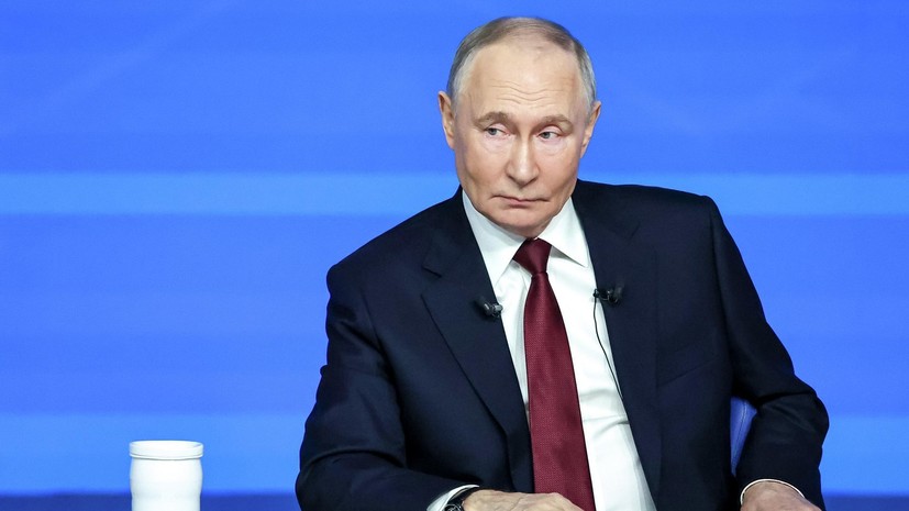 Путин поблагодарил экипаж крейсера «Варяг» за проведение учений