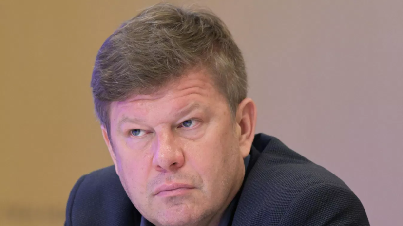 Губерниев раскритиковал Забарного, обрезавшего Сафонова на командном фото