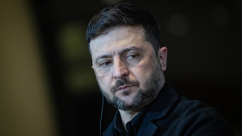 Зеленский потребовал не оскорблять руководство ВСУ
