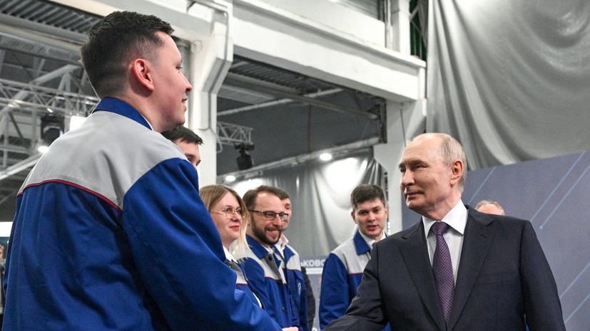Путин встретился с инженерами Горьковского автомобильного завода