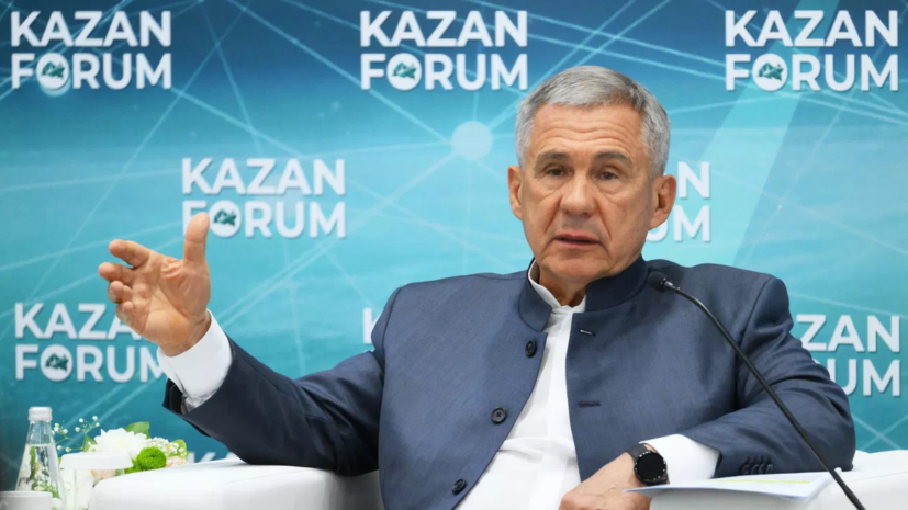Глава Татарстана: Казань ещё и футбольной столицей должна стать