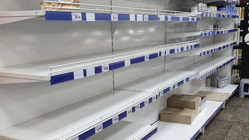 В Киеве в некоторых магазинах не хватает хлеба, картофеля и яблок
