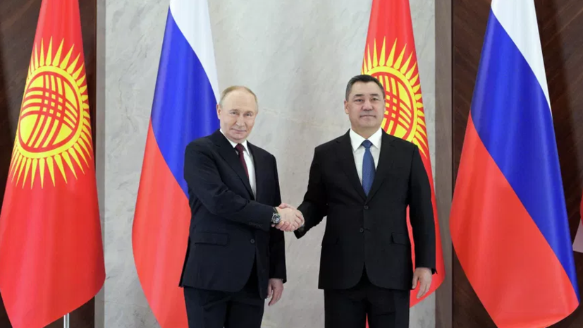 Путин поздравил Жапарова с Днём независимости Киргизии