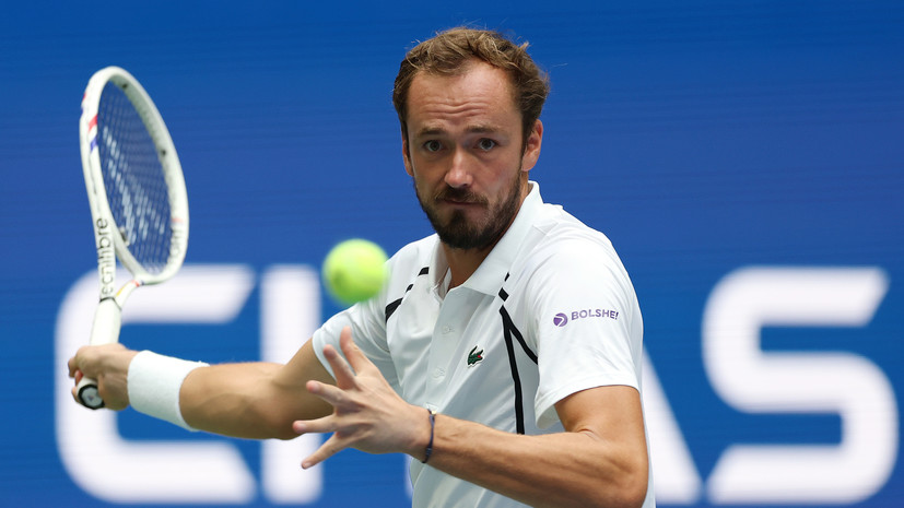 Медведеву не засчитали очко во время матча US Open из-за воробьёв