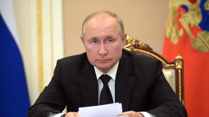 Путин назвал ключевой задачей сбережение воинских мемориалов и мест памяти