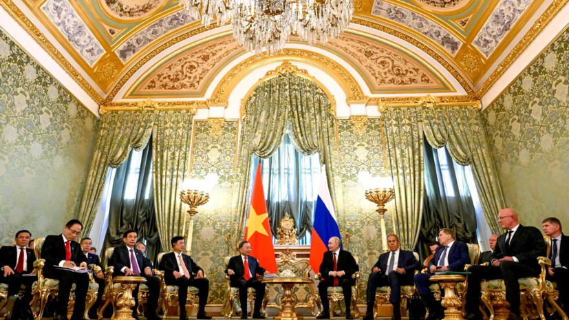 Путин назвал продуктивной беседу с президентом Вьетнама То Ламом