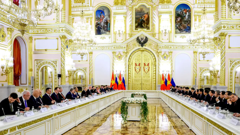 Путин: Россия и Вьетнам переходят на нацвалюты во взаимной торговле