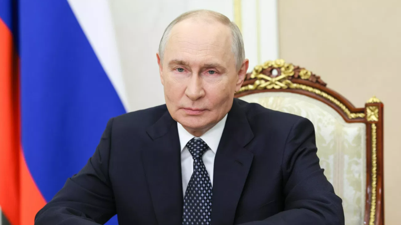 Песков: Путин ежедневно обсуждает с военными все вопросы, связанные с СВО