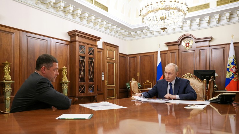 Путин провёл встречу с губернатором Псковской области Михаилом Ведерниковым