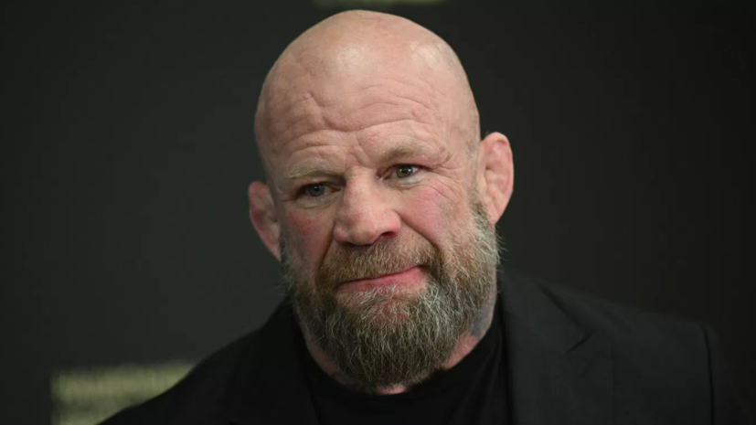 Монсон изъявил желание помочь бывшему бойцу UFC из США получить российское гражданство