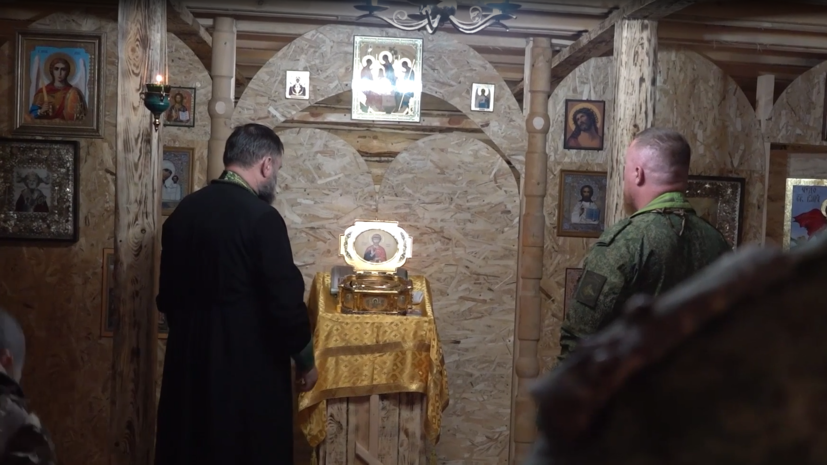 Бойцы группировки войск «Север» встретили ковчег с мощами Дмитрия Донского