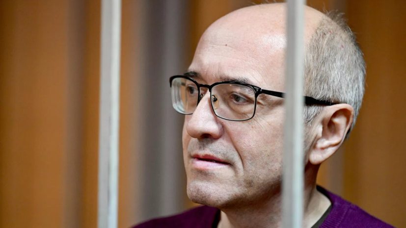Суд Москвы приговорил блогера Сюткина к шести годам по делу о фейках о ВС России