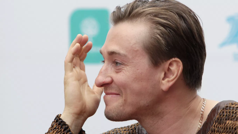 Сергей Безруков — о работе с зумерами: они всё подвергают сомнению и проверке
