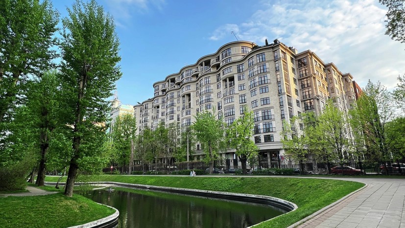 Московский рынок элитного жилья просел летом на четверть