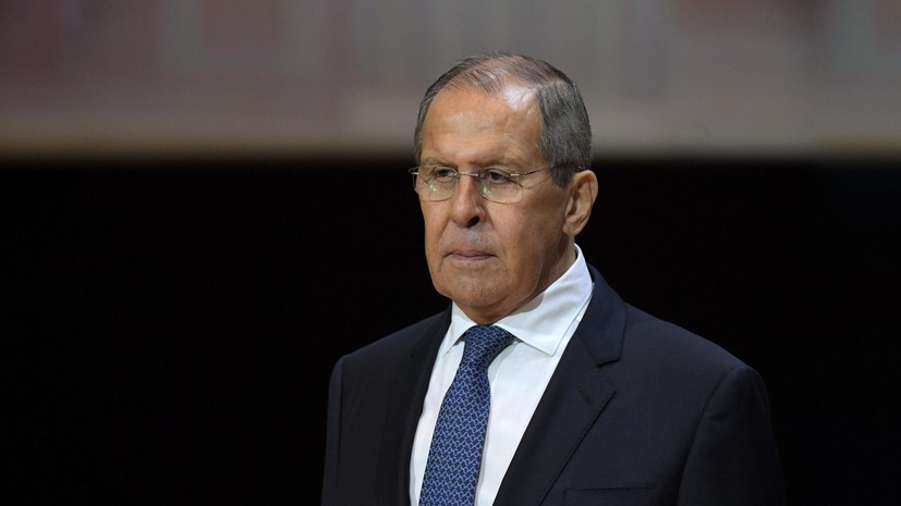 Лавров спросил у выкрикивавших вопрос журналистов, почему они были такими тихими