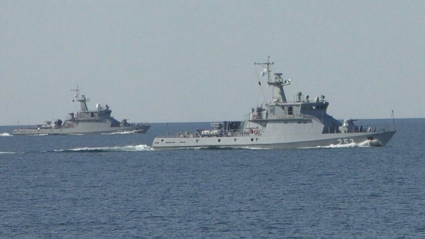 МО Казахстана: 19 военных унесло в море во время учений на побережье Каспия
