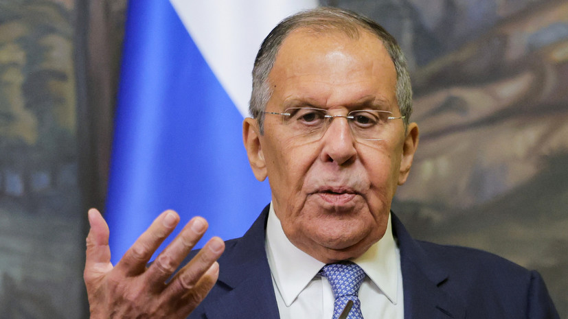 Лавров пошутил о «российской пропаганде» на встрече с Гросси