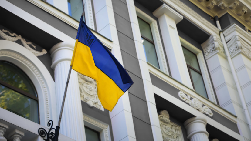 Захарова обвинила власти Украины в торговле суверенитетом ради помощи Запада