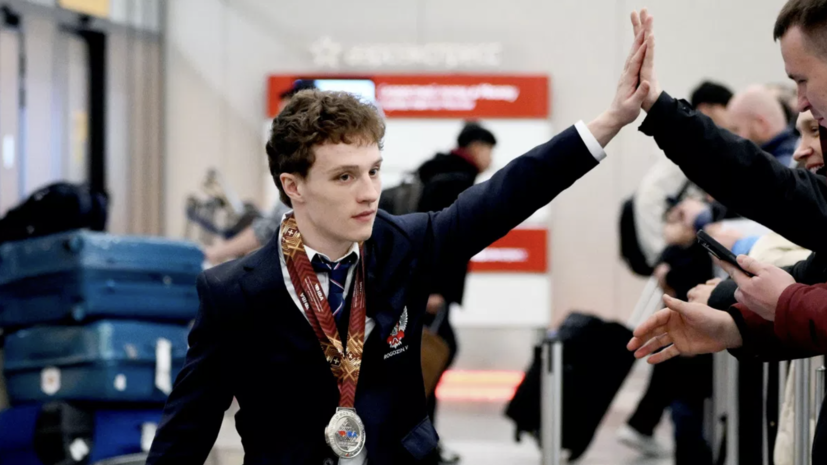Рогозин выиграл золото чемпионата Европы по боксу