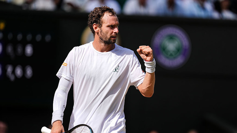 Сафиуллин победил Алиса и вышел в 1/4 финала турнира ATP 250 в Ханчжоу