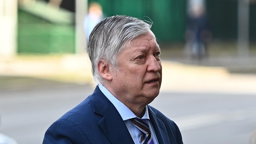 Карпов назвал безобразием решение ФИДЕ оставить в силе отстранение ФШР