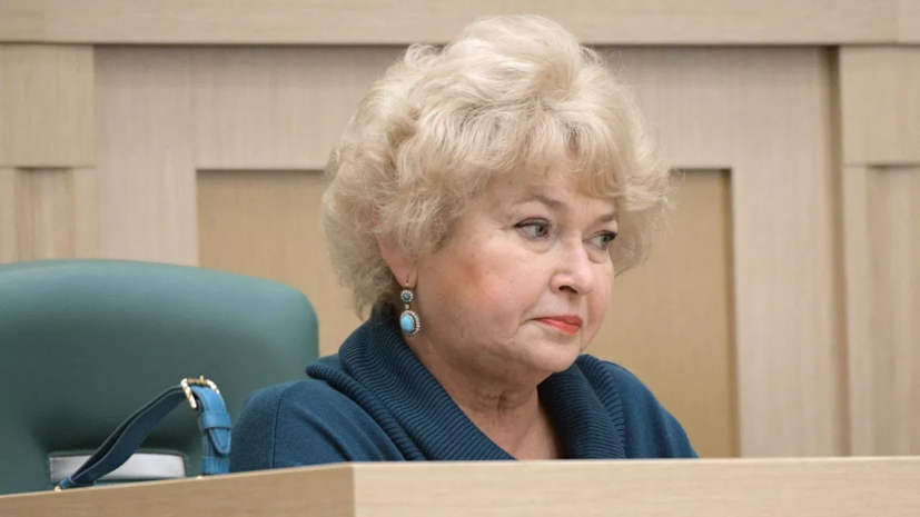 Нарусова сохранила пост сенатора от Тувы