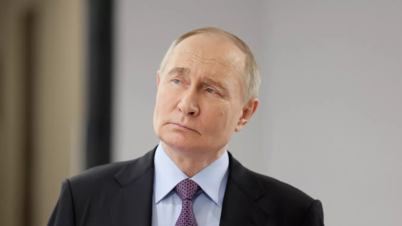 Путин поздравил российских педагогов с наступающим Днём учителя