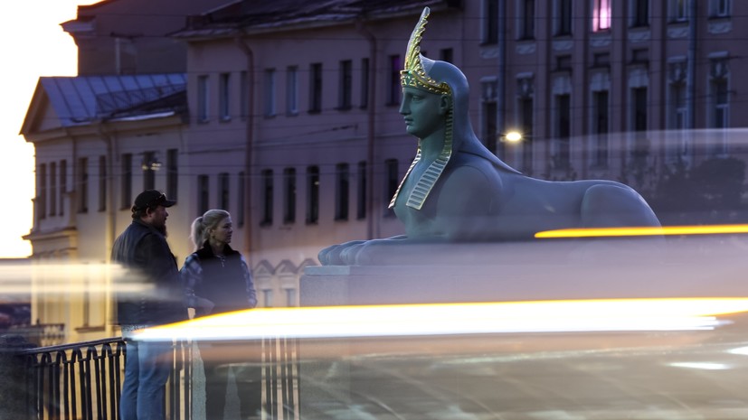 В Петербурге четыре чугунных сфинкса вернулись на Египетский мост